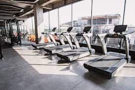 Fasilitas modern Surya Gym Canggu yang mendukung aktivitas Community Surya Gym Bali