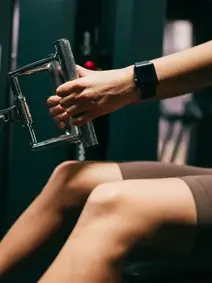 beginner practicing pull pattern exercise as part of strength training Canggu routine